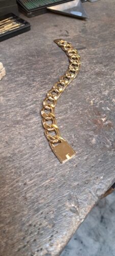 geelgouden armband in 18 karaat amfora edelsmid atelier