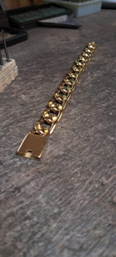 geelgouden armband in gourmetschakel 18 krt amfora sluis