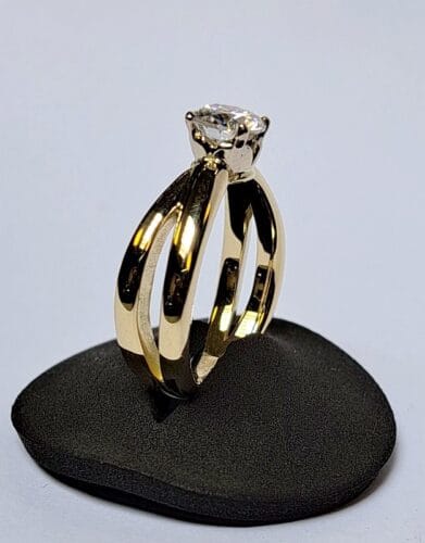 ring geelgoud moissanite